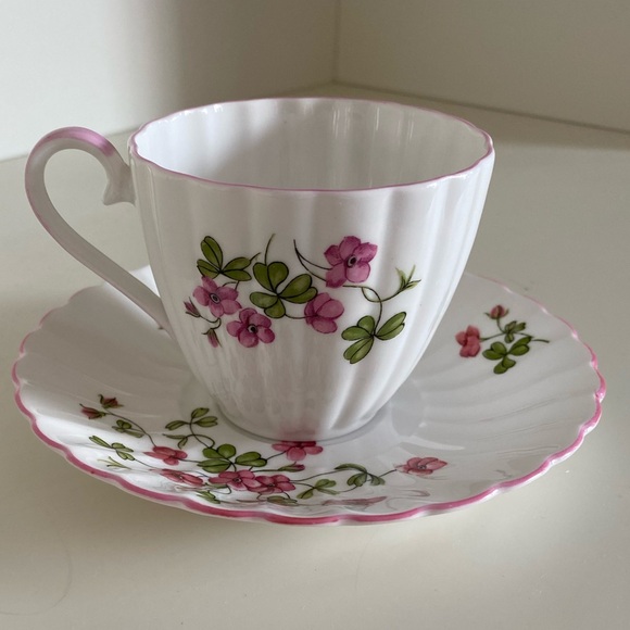 EUC VTG TUSCAN BONE CHINA TEACUP AND SAUCER IN PATTERN WOOD SORRELL - Picture 5 of 9